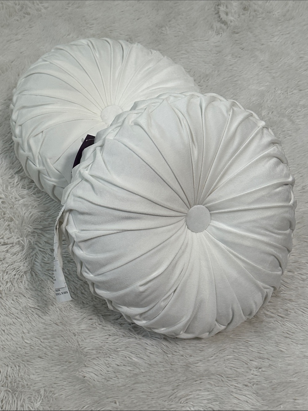 🥕 NWT Set of 2 Lush Decor 15” Round Velvet Throw Pillows